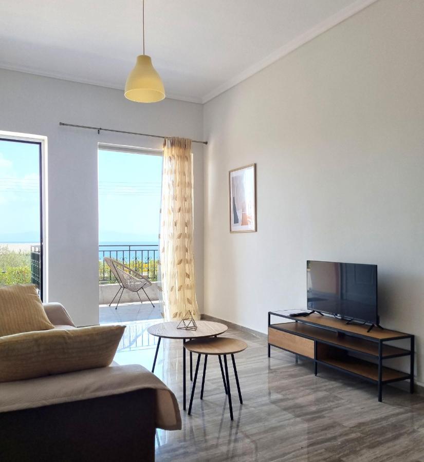 Almyros Aktis Seaview Apartment Kalamata Ngoại thất bức ảnh