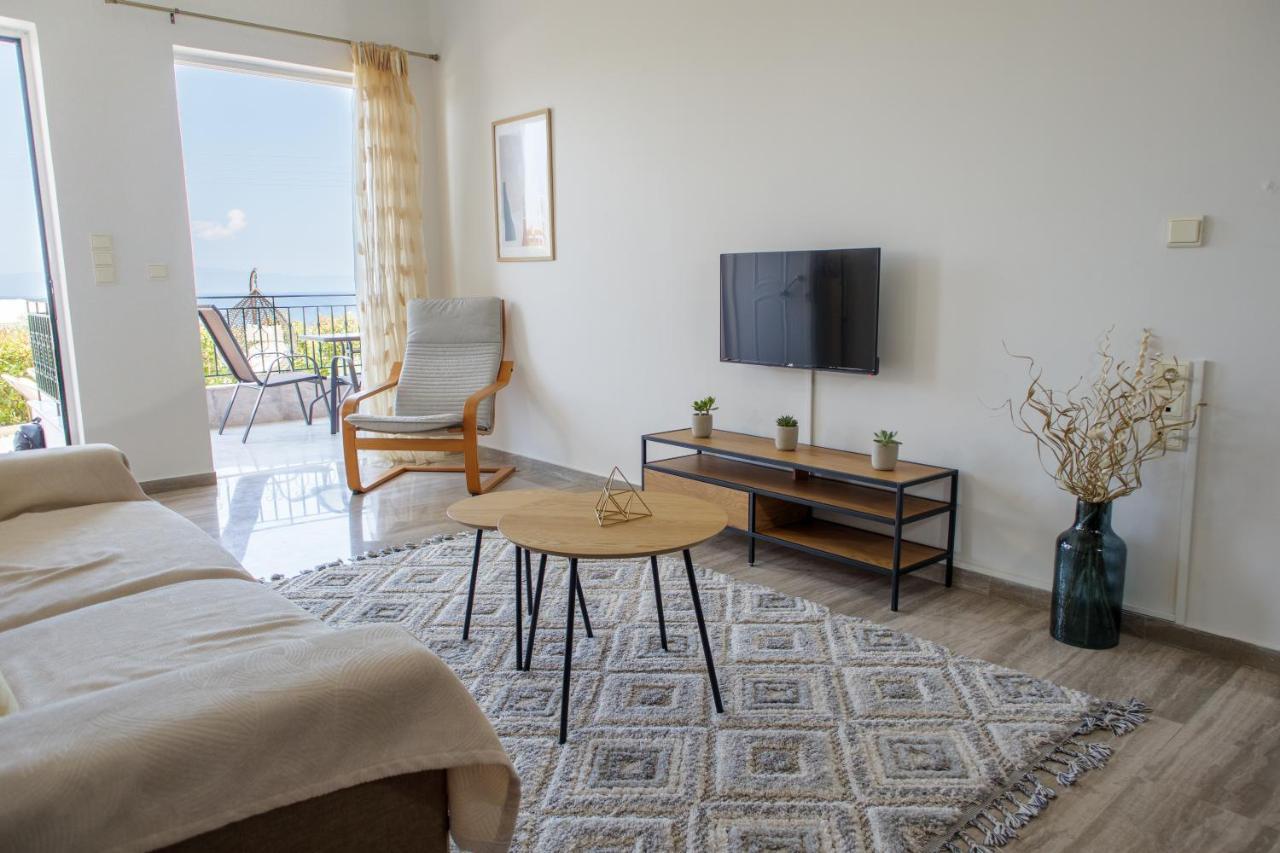 Almyros Aktis Seaview Apartment Kalamata Ngoại thất bức ảnh