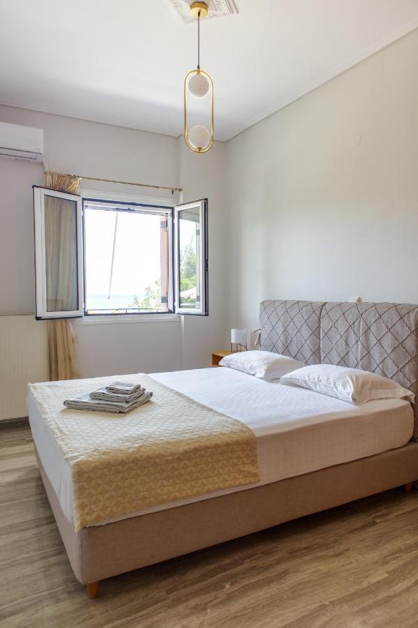 Almyros Aktis Seaview Apartment Kalamata Ngoại thất bức ảnh