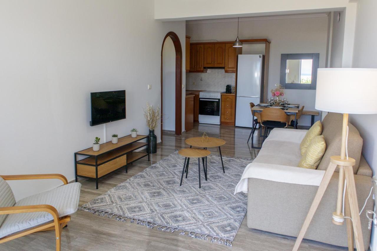Almyros Aktis Seaview Apartment Kalamata Ngoại thất bức ảnh