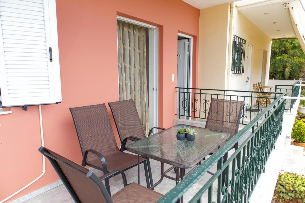 Almyros Aktis Seaview Apartment Kalamata Ngoại thất bức ảnh